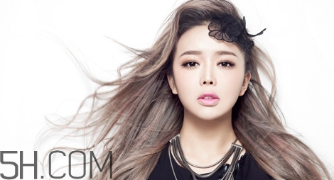 敏感肌膚用什么卸妝產(chǎn)品？臉上有紅血絲用什么卸妝？