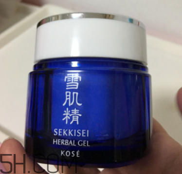 雪肌精菁華凝霜油不油？適合油皮嗎？