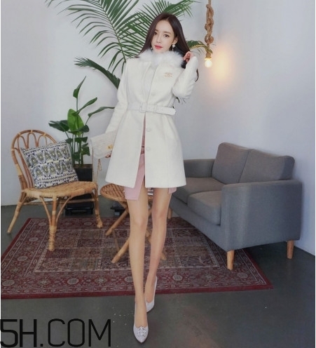 最有氣質(zhì)的白色大衣搭配圖片 最有氣質(zhì)的白色大衣搭配圖片