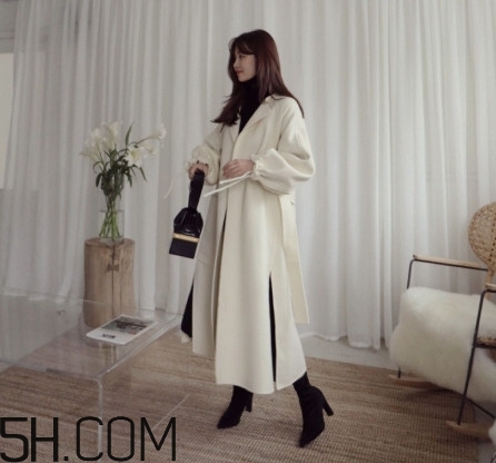 最有氣質(zhì)的白色大衣搭配圖片 最有氣質(zhì)的白色大衣搭配圖片