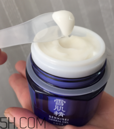 雪肌精菁華凝霜什么成分？有什么功效？