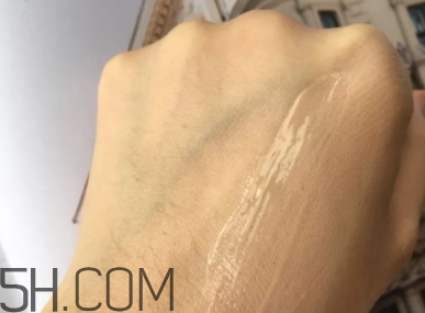 雅頓橘燦防曬怎么樣？伊麗莎白雅頓橘燦防曬用了黑了