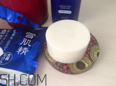 雪肌精泡沫洗顏皂適合干皮嗎？洗后緊繃嗎？