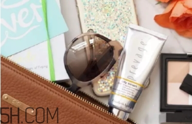 雅頓橘燦防曬怎么打開？伊麗莎白雅頓橘燦防曬需要卸妝嗎