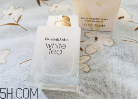 雅頓白茶香水多少錢？伊麗莎白雅頓白茶香水專柜價