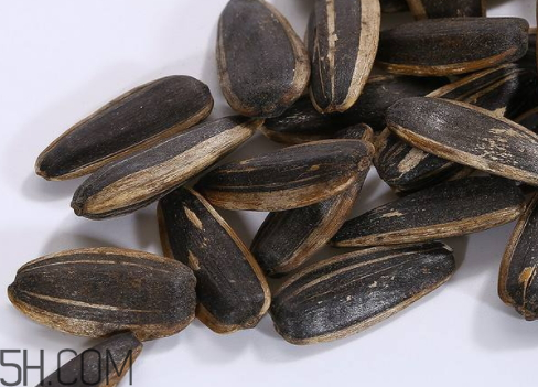 瓜子放時(shí)間長(zhǎng)了能吃嗎 瓜子放了一年能吃嗎 瓜子放時(shí)間長(zhǎng)了能吃嗎 瓜子放了一年能吃嗎