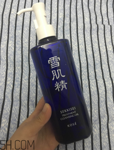 雪肌精卸妝油糊眼睛嗎？雪肌精卸妝油悶痘嗎？