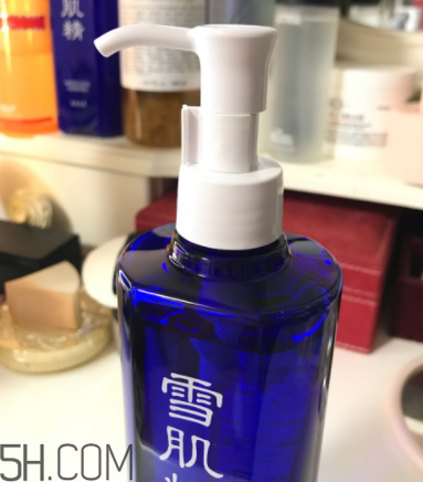 雪肌精卸妝油糊眼睛嗎？雪肌精卸妝油悶痘嗎？