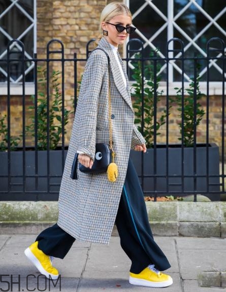 寬腿褲如何搭配上衣？寬腿褲搭配上衣圖片