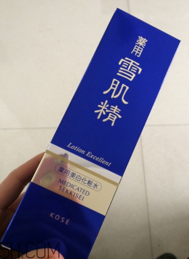 雪肌精優(yōu)純菁華水是爽膚水嗎？有什么功效？