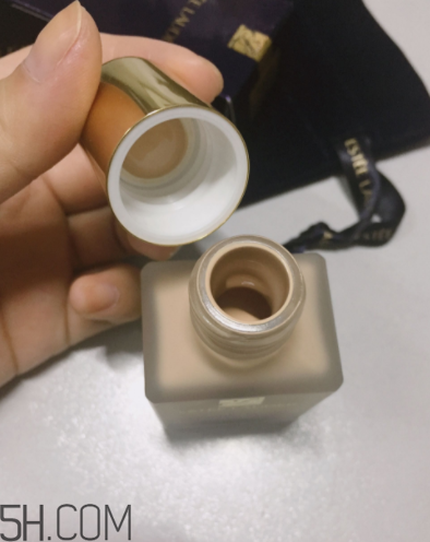 雅詩蘭黛持妝粉底液66號(hào)適合黃皮嗎？真人試色