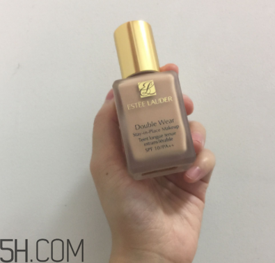 雅詩蘭黛持妝粉底液66號(hào)適合黃皮嗎？真人試色