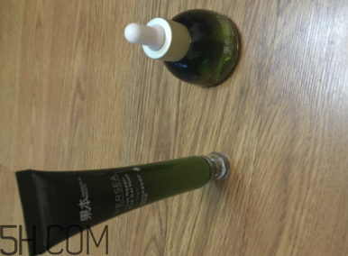 詩婷露雅鱷梨眼部套裝適合什么年紀(jì)？什么膚質(zhì)？