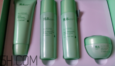 詩婷露雅杏仁補(bǔ)水套裝有什么？使用步驟