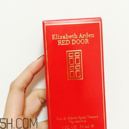 伊麗莎白雅頓紅門香水適合什么年齡？