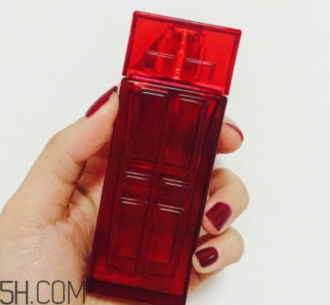 伊麗莎白雅頓紅門香水適合什么年齡？