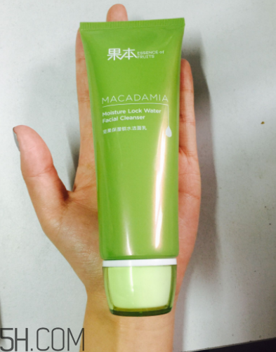 詩婷露雅堅果潔面乳有泡沫嗎？適合油皮嗎？