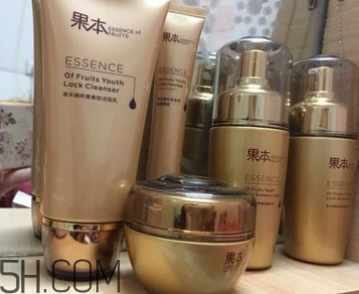 詩婷露雅青春鎖禮盒有什么？什么功效？