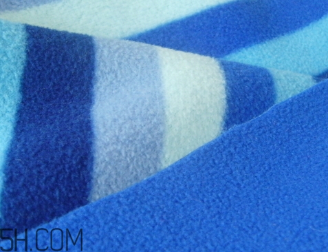 搖粒絨和珊瑚絨哪個(gè)好？搖粒絨和抓絨的區(qū)別