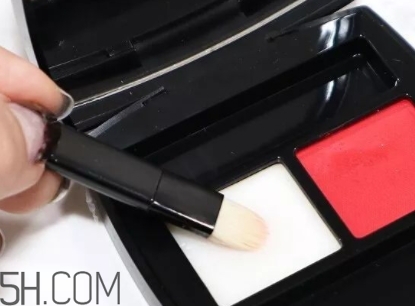 香奈兒雙色唇膏盤色號試色 香奈兒2018雙色唇膏盤多少錢？