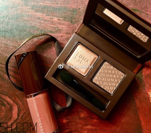 lunasol日月晶采2018情人節(jié)限定彩妝多少錢_有哪些 lunasol日月晶采2018情人節(jié)限定彩妝多少錢_有哪些