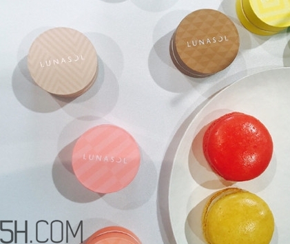 lunasol日月晶采2018情人節(jié)限定彩妝多少錢_有哪些 lunasol日月晶采2018情人節(jié)限定彩妝多少錢_有哪些