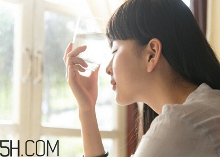 女性初潮一般多少歲？女性初潮年齡如何預測？