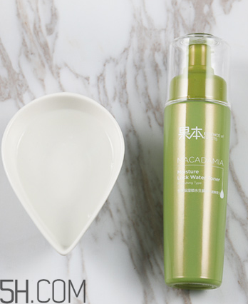 詩婷露雅堅(jiān)果爽膚水什么功效？有幾種類型？