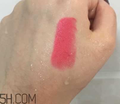 mac和ysl口紅哪個好？mac口紅和圣羅蘭口紅對比