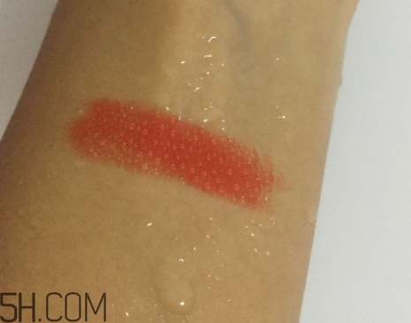 mac和迪奧口紅哪個好？mac魅可和dior口紅哪個好用