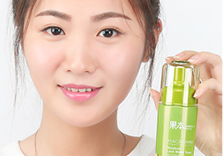 詩婷露雅堅果爽膚水什么功效？有幾種類型？