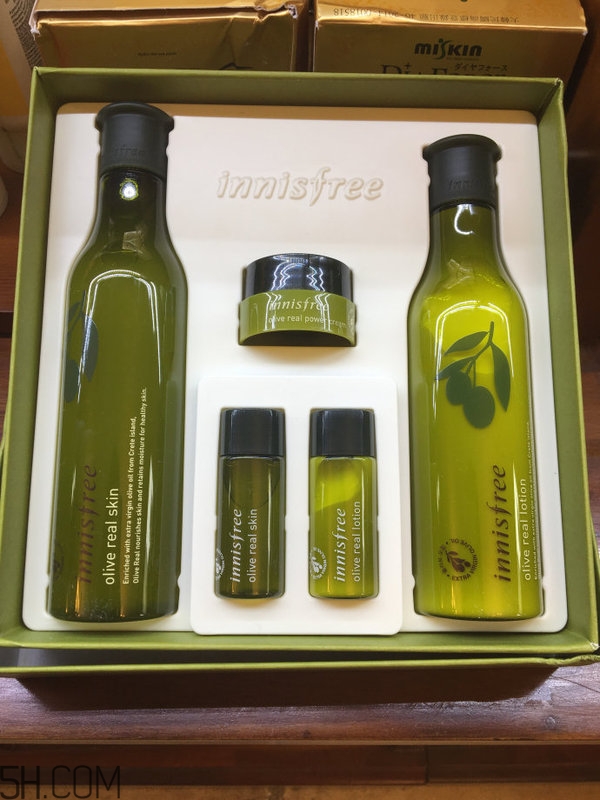 悅詩風(fēng)吟哪個系列適合干性肌膚？冬天用乳液還是霜？