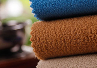 搖粒絨和珊瑚絨哪個(gè)好？搖粒絨和抓絨的區(qū)別