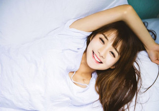 女孩月經(jīng)初潮量多量少正常嗎？月經(jīng)初潮一般幾天干凈？