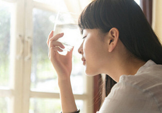 什么是月經(jīng)初潮？月經(jīng)初潮是什么顏色的？