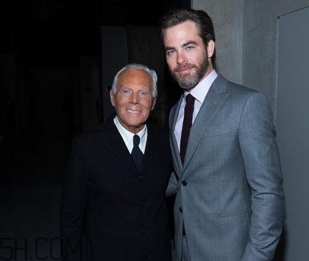 阿瑪尼西裝多少錢一套？阿瑪尼西服定制價(jià)格