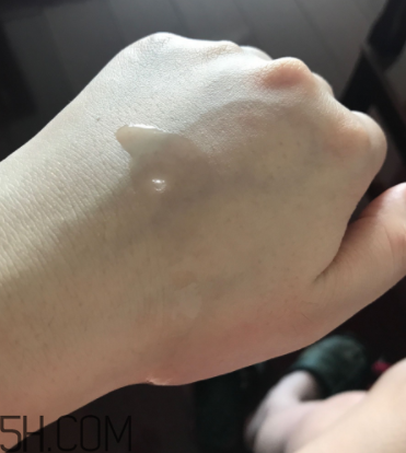 片仔癀珍珠亮膚水適合油皮嗎？適合夏季嗎？