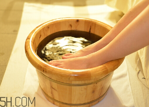 精油泡腳的功效與作用？泡腳用什么精油好？