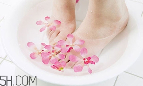 精油泡腳的功效與作用？泡腳用什么精油好？