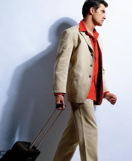 阿瑪尼衣服怎么看真假？阿瑪尼衣服真假鑒別