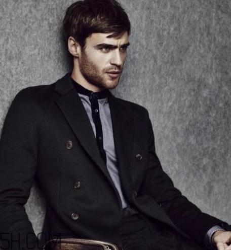 阿瑪尼衣服貴嗎？阿瑪尼衣服多少錢一件？