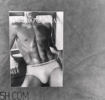 阿瑪尼內(nèi)褲多少錢一條？阿瑪尼和ck內(nèi)褲哪個(gè)好？