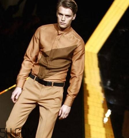 范思哲是哪個(gè)國(guó)家的品牌？范思哲是幾線奢侈品牌？