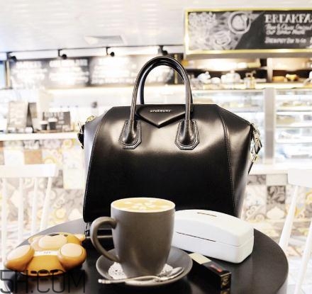 紀(jì)梵希包包一般多少錢？紀(jì)梵希包包價格