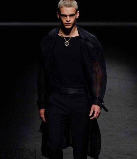 范思哲衣服一般多少錢？范思哲衣服價格