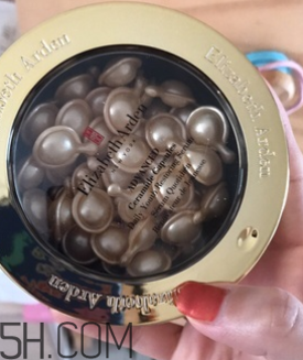 伊麗莎白雅頓精華膠囊油不油？適合油皮嗎？