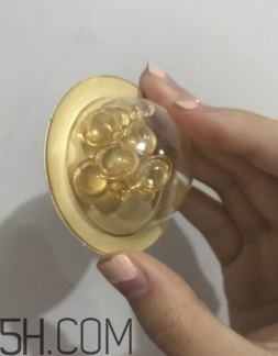 伊麗莎白雅頓精華膠囊油不油？適合油皮嗎？