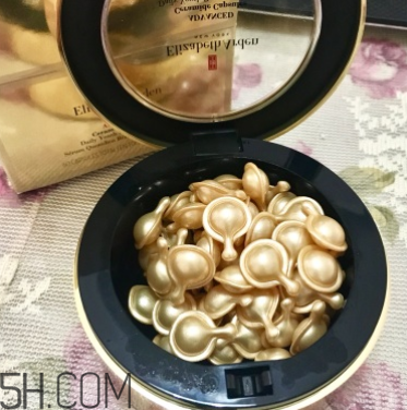 伊麗莎白雅頓精華膠囊油不油？適合油皮嗎？