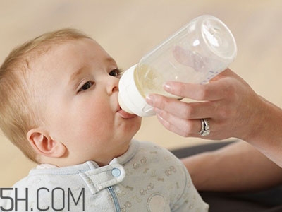 斷奶應該是怎樣的一個過程？斷奶的過程中要注意哪些問題？