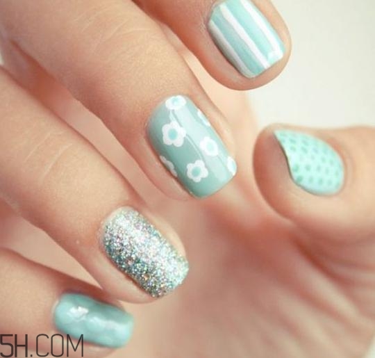 冬天涂什么指甲油好看？手黑涂什么指甲油好看？